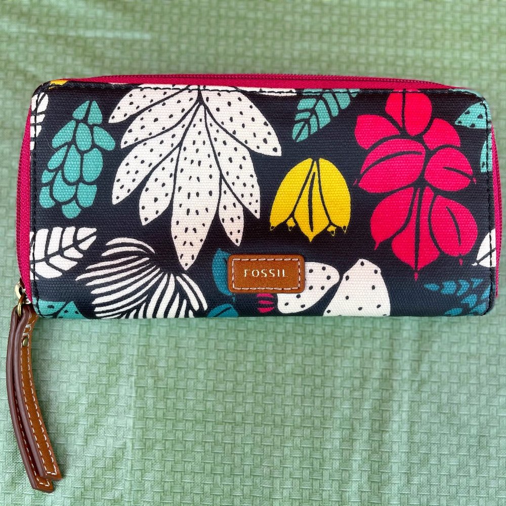 Fossil Zip Clutch Wallet
